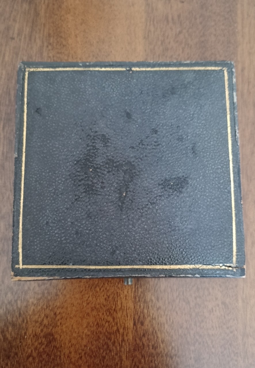 欧洲币章勋章首饰盒子专场十二期 木盒87x87mm，内径52mm