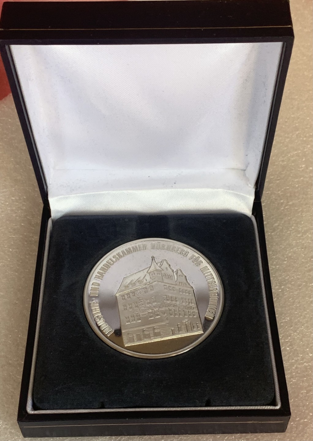 瓶子🏺第89期拍卖会 德国普鲁士 埃门丁根马克格拉夫堡系列纪念精制大银章  原盒