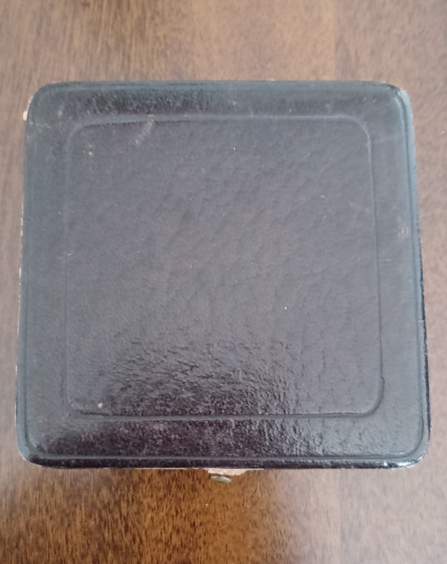 欧洲币章勋章首饰盒子专场十二期 木盒8x8cm，内径5cm