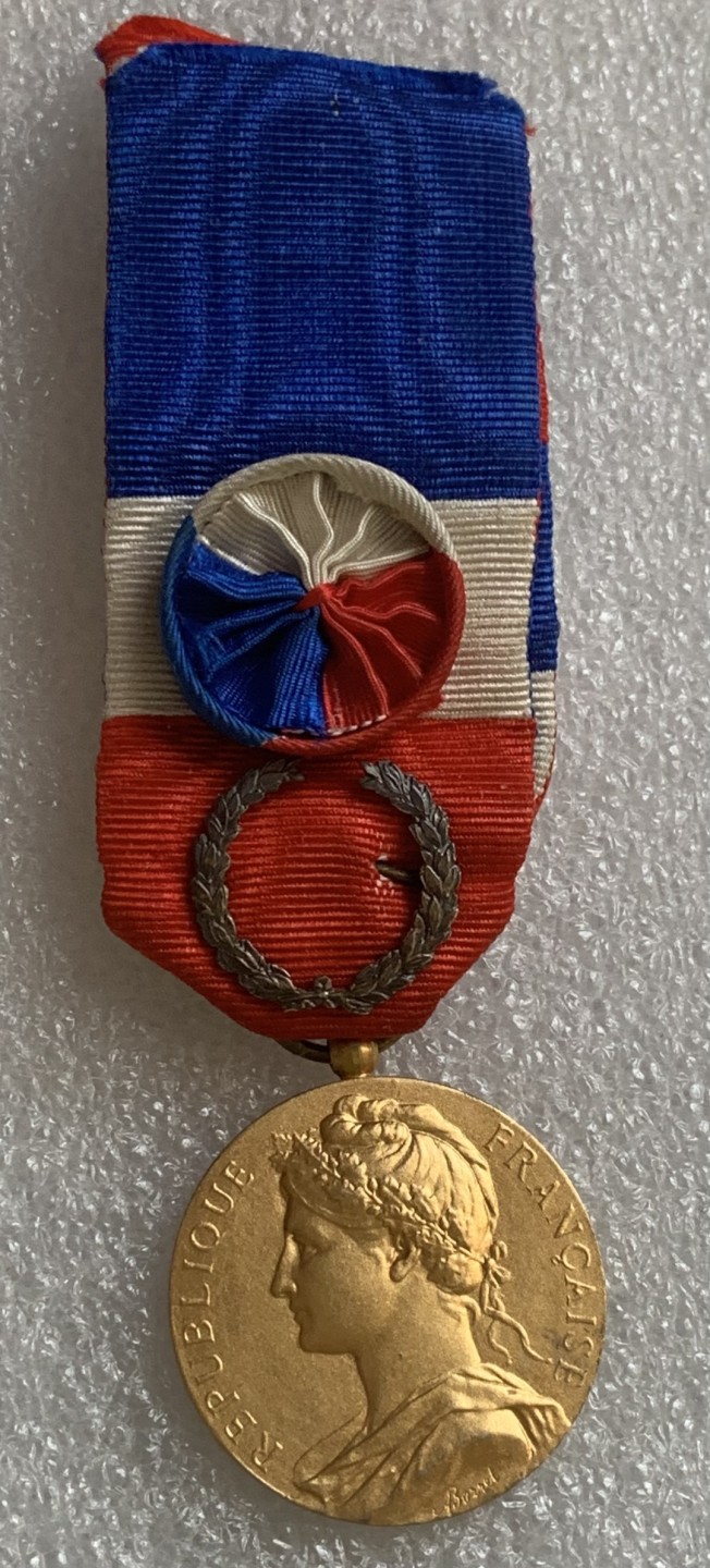 瓶子🏺第89期拍卖会 法国劳动镀金银奖章 丰饶角银标15克