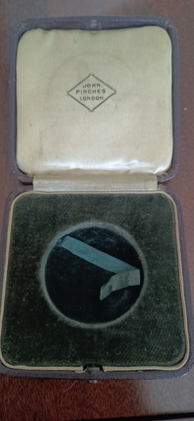 欧洲币章勋章首饰盒子专场十二期 木盒8x8cm，内径43mm