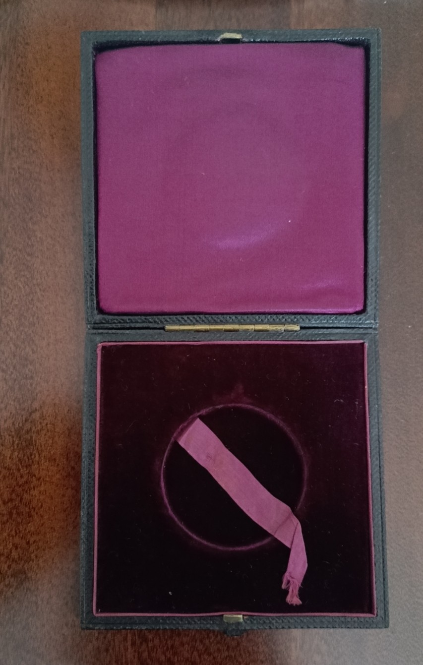 欧洲币章勋章首饰盒子专场十二期 木盒8x8cm，内径37mm