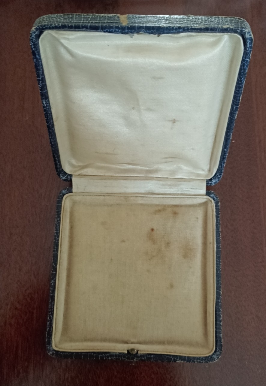 欧洲币章勋章首饰盒子专场十二期 木盒9x9cm，内径方形75x75mm