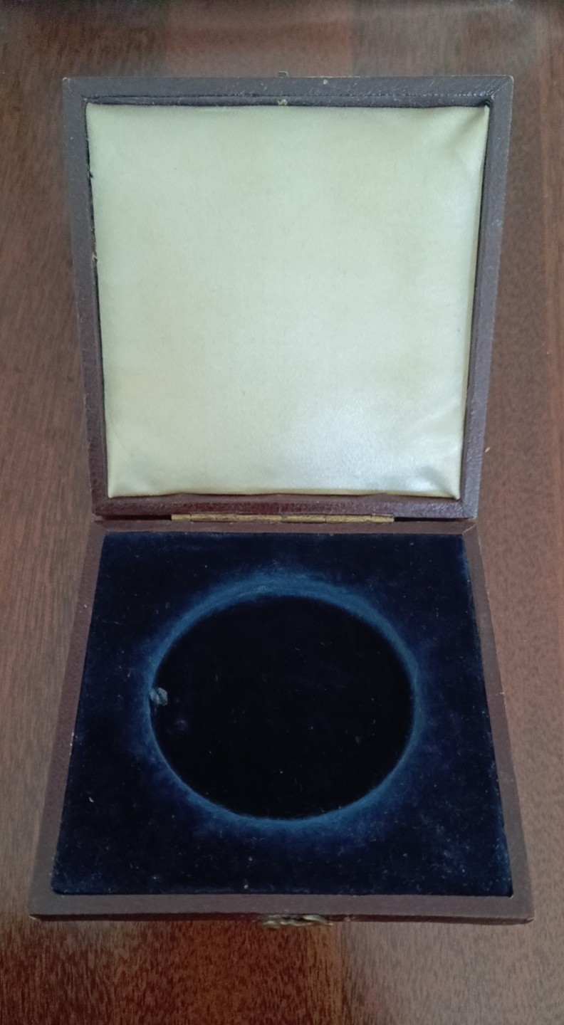 欧洲币章勋章首饰盒子专场十二期 木盒75x75mm，内径45mm