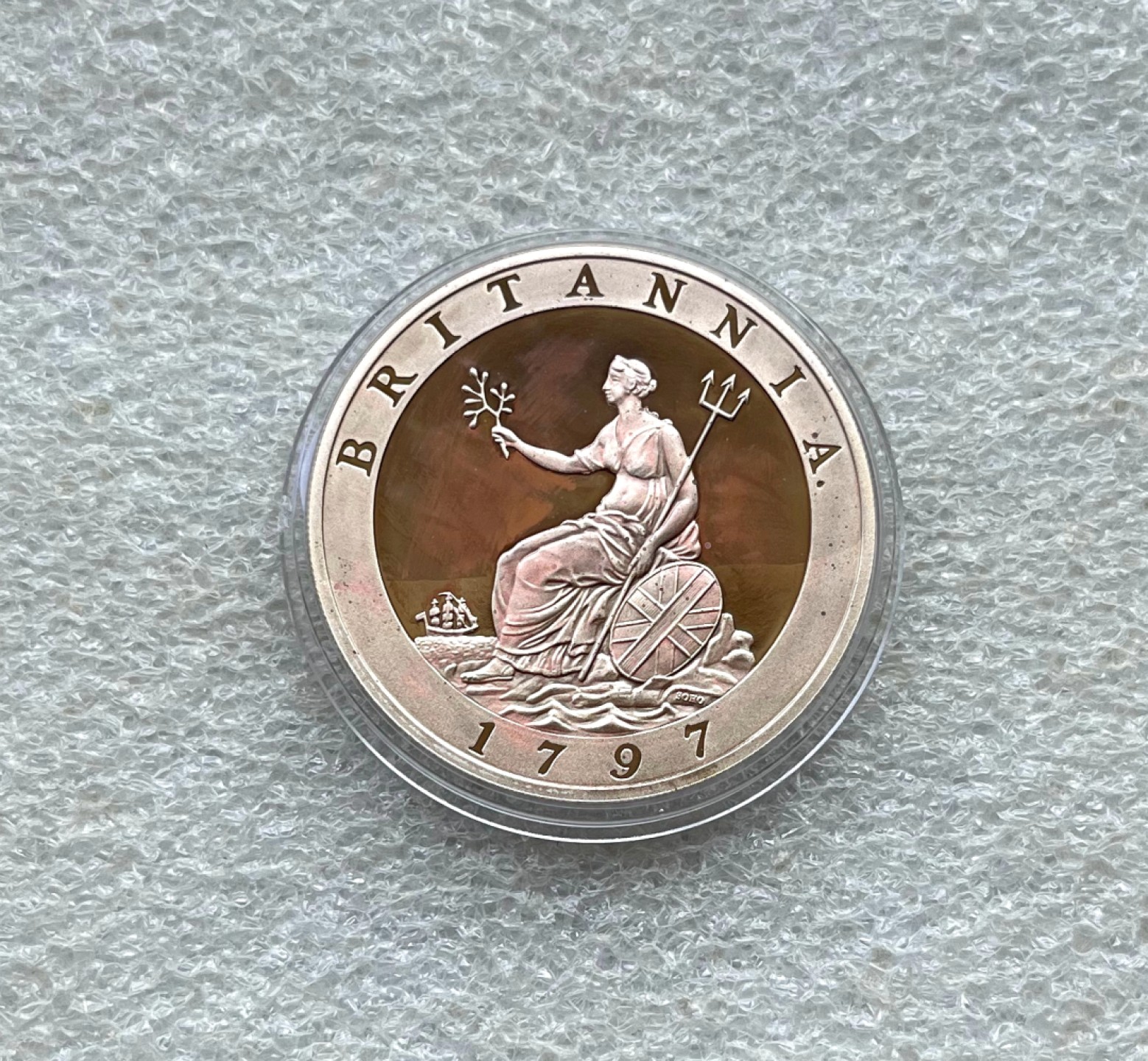 各位好友五一假期快乐。英国英属近现代币、银章等，彼得堡世界钱币勋章拍卖第49期