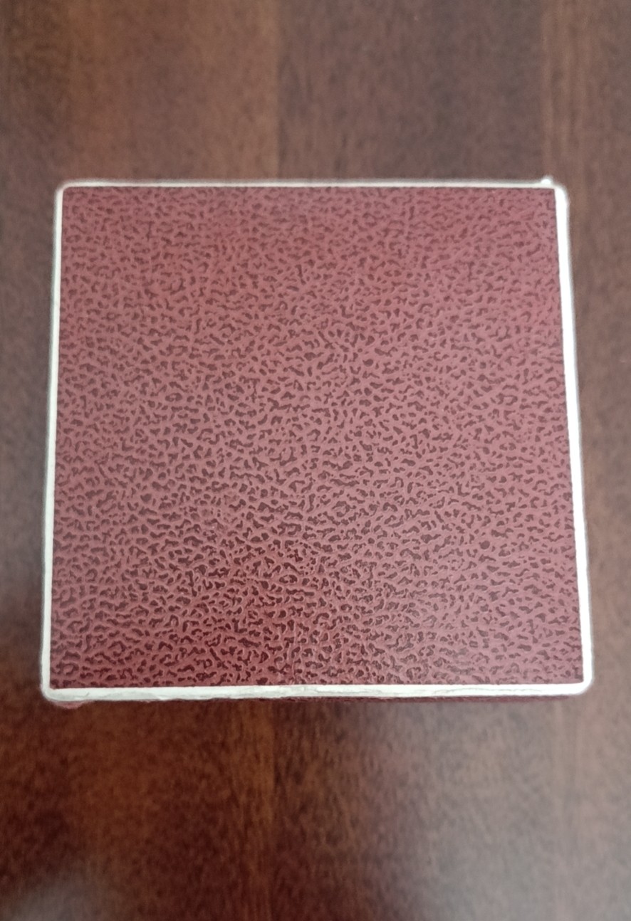 欧洲币章勋章首饰盒子专场十二期 硬纸板盒外径7cm，内径46mm，非常干净