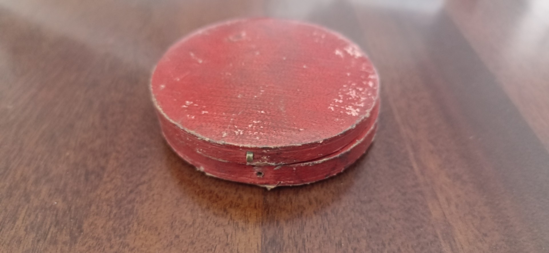 欧洲币章勋章首饰盒子专场十二期 木盒外径67mm，内径56mm，卡扣缺失