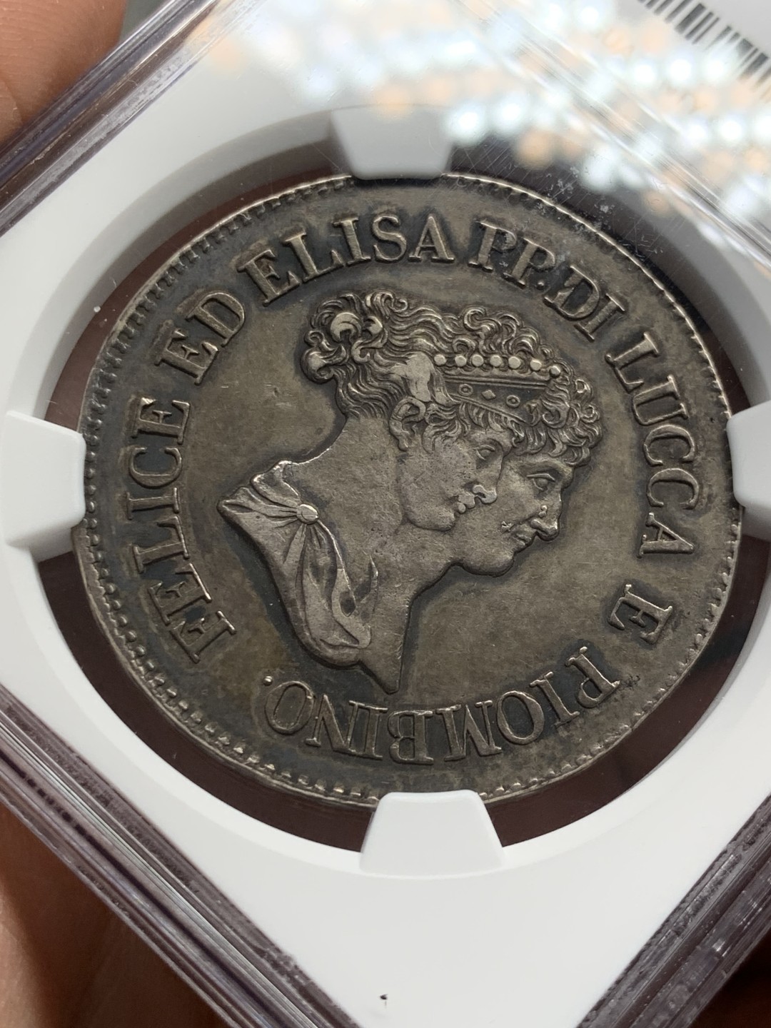 欢迎参加《竞宝斋》五一特拍-第161场-周日，周一 2场 NGC-AU50 意大利卢卡1805年 5法郎大银币 传世老包浆 少见品种 非常漂亮