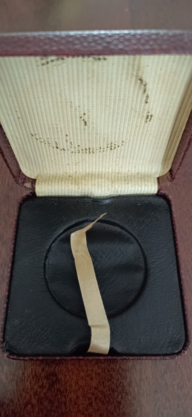 欧洲币章勋章首饰盒子专场十二期 铁盒外径6cm内径36mm