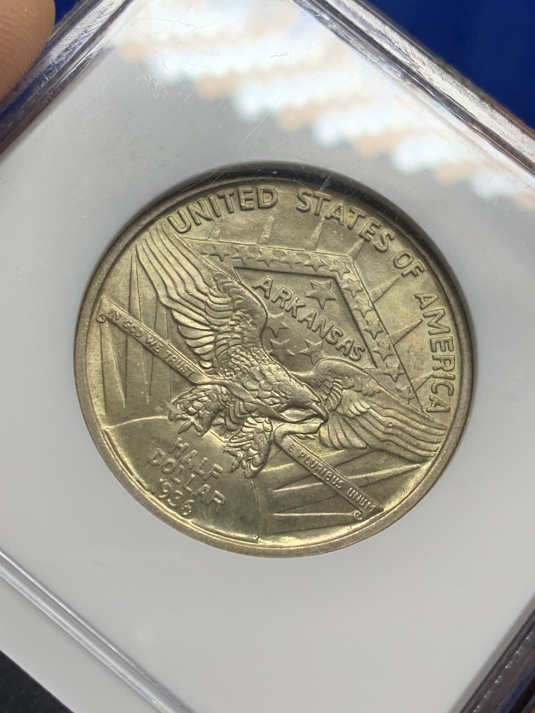 欢迎参加《竞宝斋》五一特拍-第161场-周日，周一 2场 NGC-MS65 美国 1936年 50美分 罗宾森半美元 高分+双面金色包浆 非常漂亮