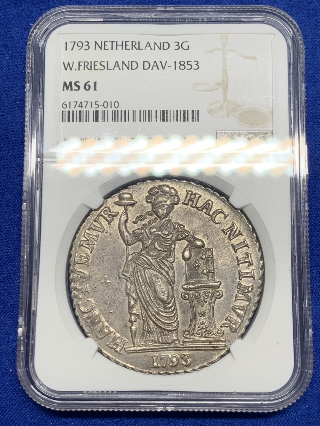 欢迎参加《竞宝斋》五一特拍-第161场-周日，周一 2场 NGC-MS61 荷兰西弗里斯兰省 1793年站女神3盾银币，原味好品，人像面和狮徽面都打得很规整