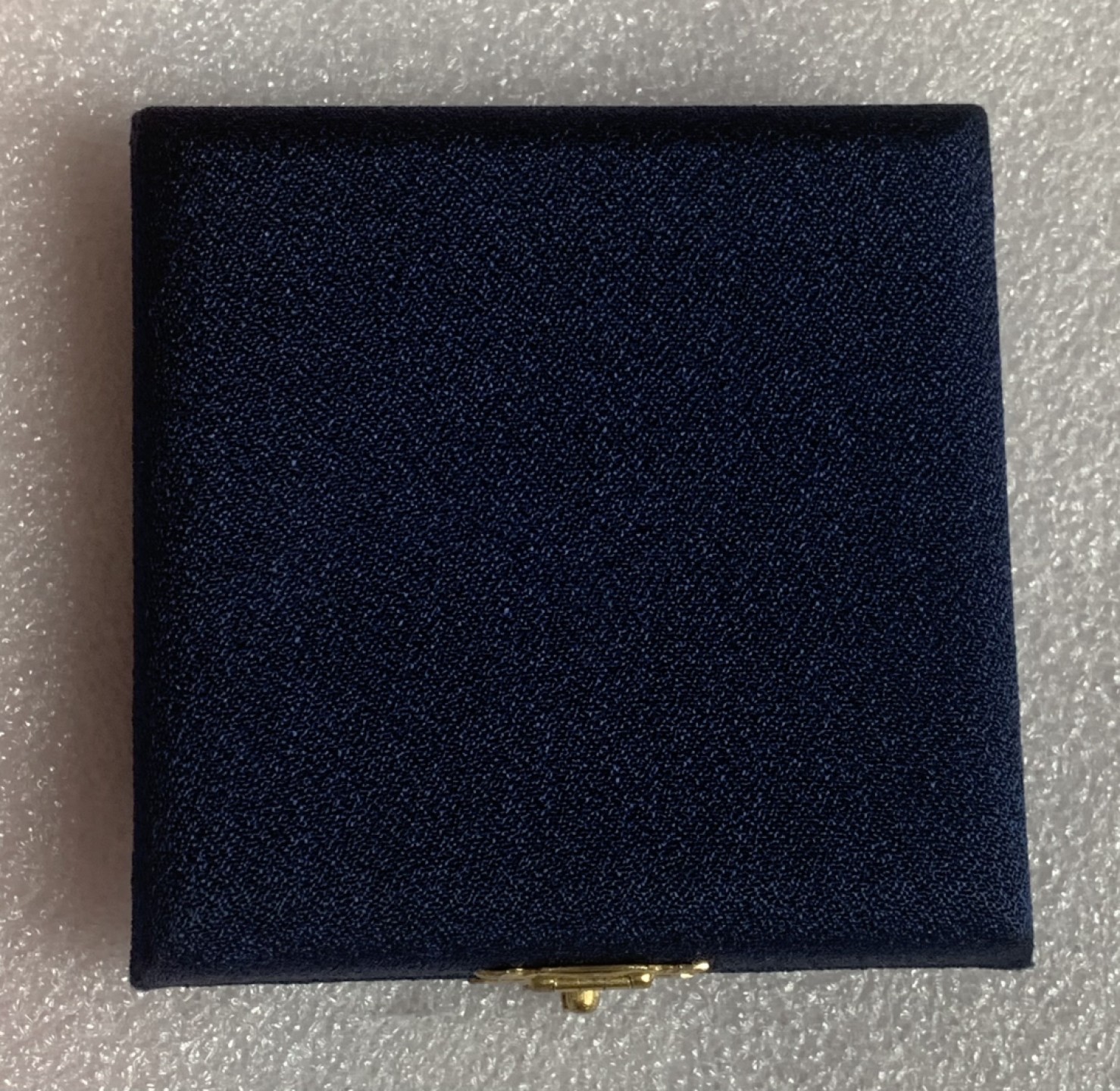 瓶子🏺第89期拍卖会 意大利1987年500里拉精制纪念银币 联合国国际家庭日 原盒