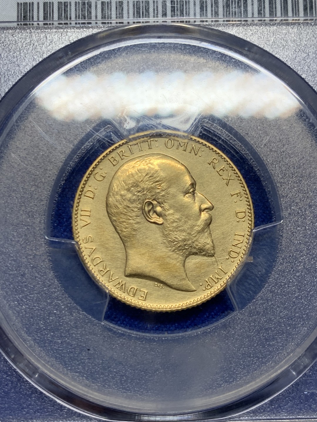 欢迎参加《竞宝斋》五一特拍-第161场-周日，周一 2场 PCGS-PR61 matte 英国 1902 爱德华七世 1索维林 马剑金币，底板干净无划痕，无流通痕，低评 8克金 背面盒子边有磕 细节见图