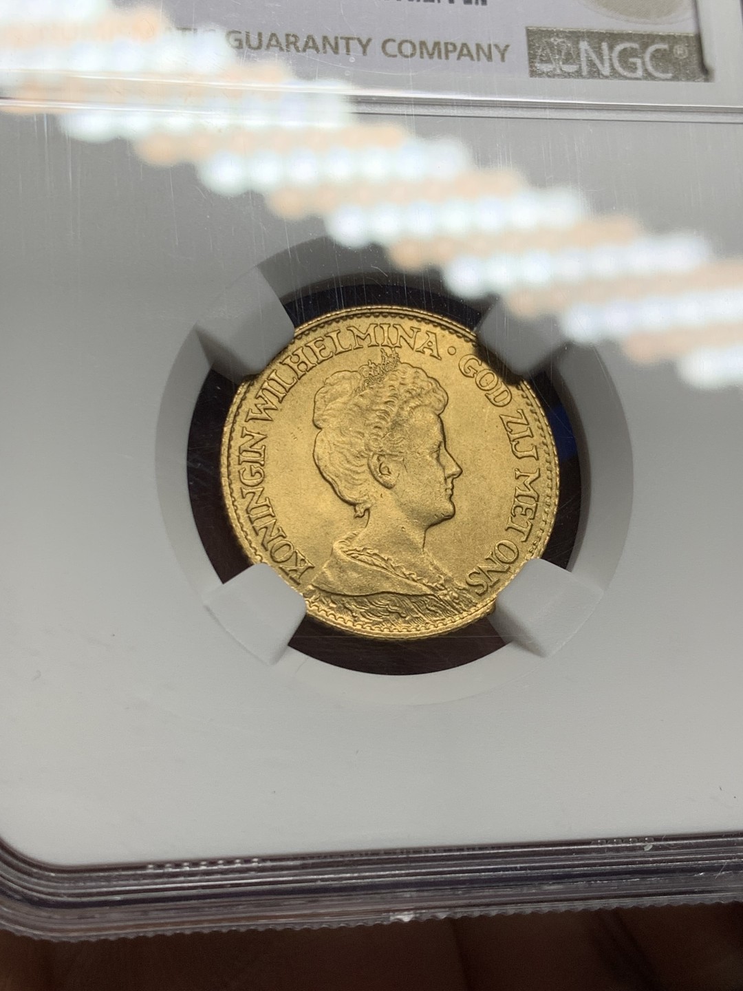 欢迎参加《竞宝斋》五一特拍-第161场-周日，周一 2场 NGC-MS65 荷兰1917年 荷兰威廉米娜女王 10盾金币 高分好状态