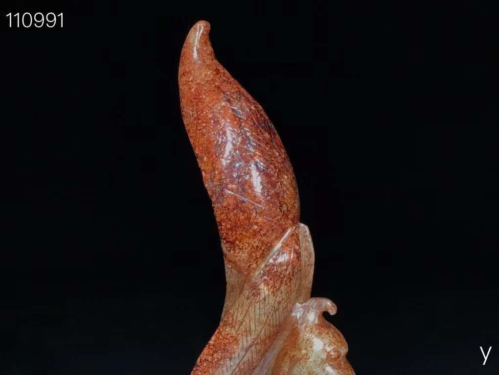 和田玉神鸟摆件，选料上乘，玉质圆润，造型独特，包浆浓厚，品相一流，沁色完美，