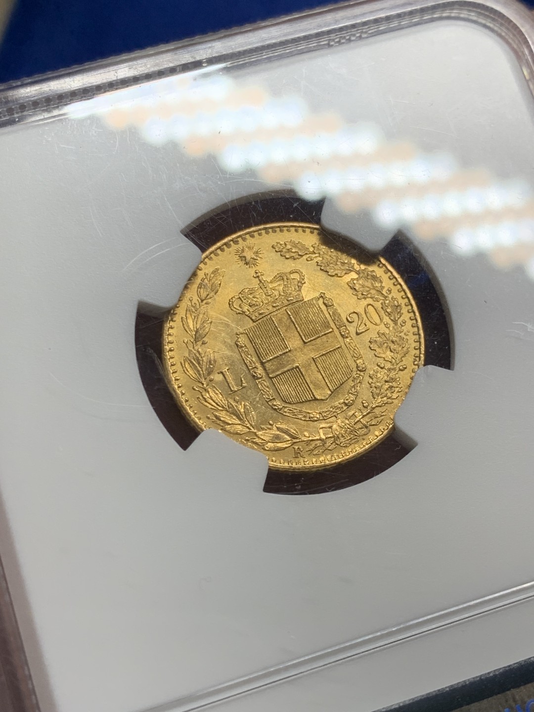 欢迎参加《竞宝斋》五一特拍-第161场-周日，周一 2场 NGC-MS63+ 意大利 1882年 20里拉 翁贝托 金币 6.45克 上涨品种