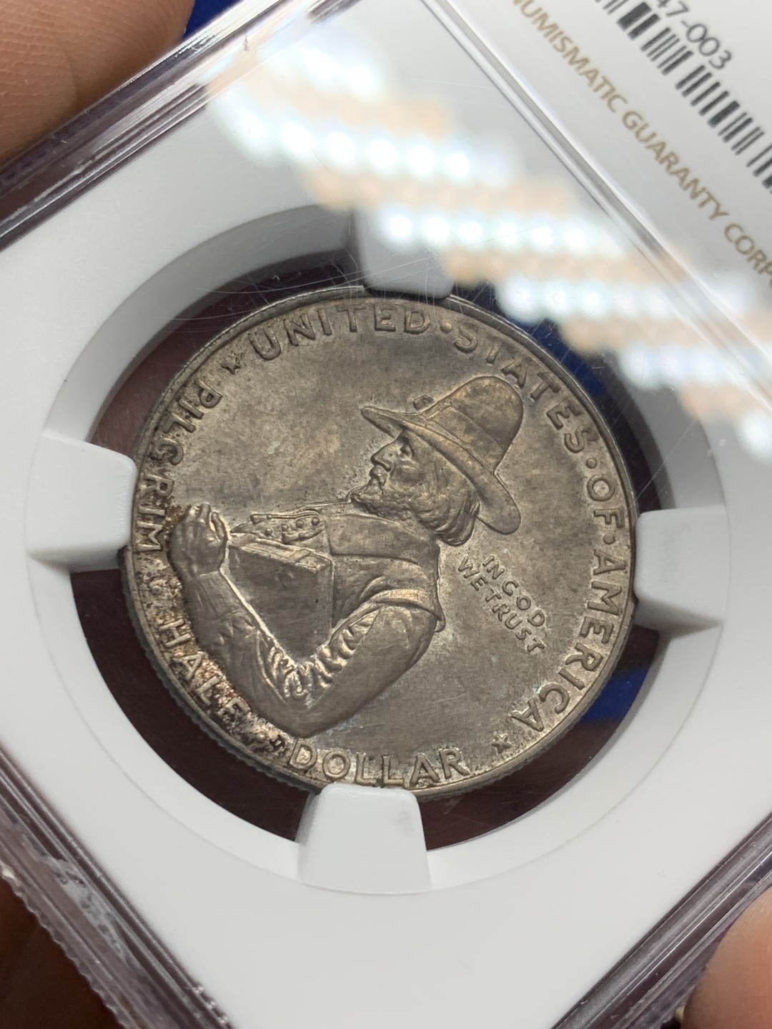 欢迎参加《竞宝斋》五一特拍-第161场-周日，周一 2场 NGC-MS65 美国 1920年 50美分 清教徒移民 五月花号 高分 烟熏色包浆 非常漂亮的设计