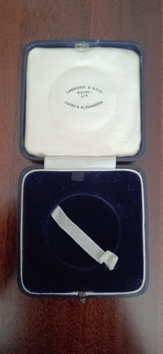欧洲币章勋章首饰盒子专场十二期 木盒外径65mm，内径38mm，厚且结实