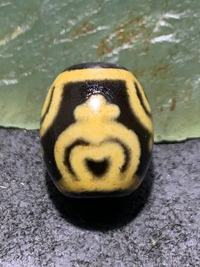 仅此一颗，精品藏传牙黄宝瓶玛瑙天珠一颗， - 仅此一颗，精品藏传牙黄宝瓶玛瑙天珠一颗，