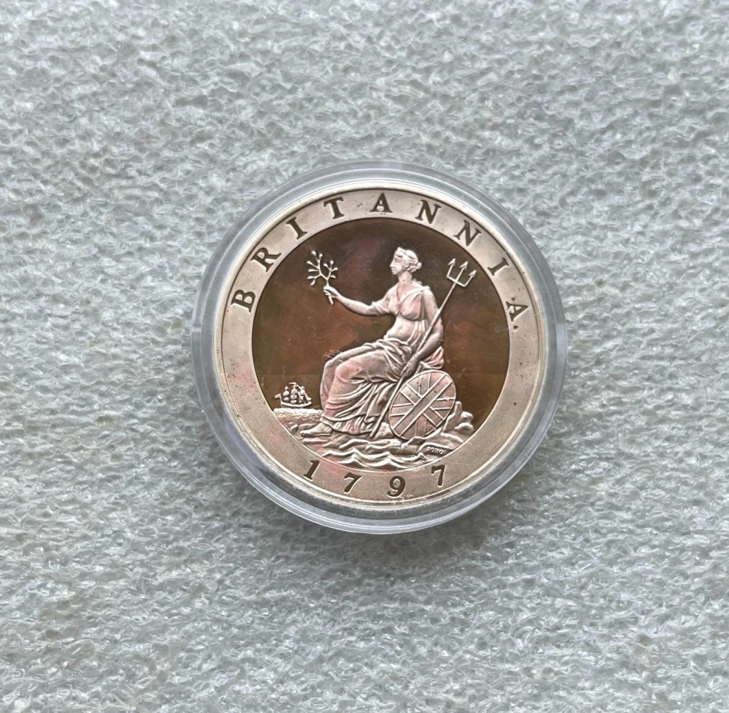 各位好友五一假期快乐。英国英属近现代币、银章等，彼得堡世界钱币勋章拍卖第49期