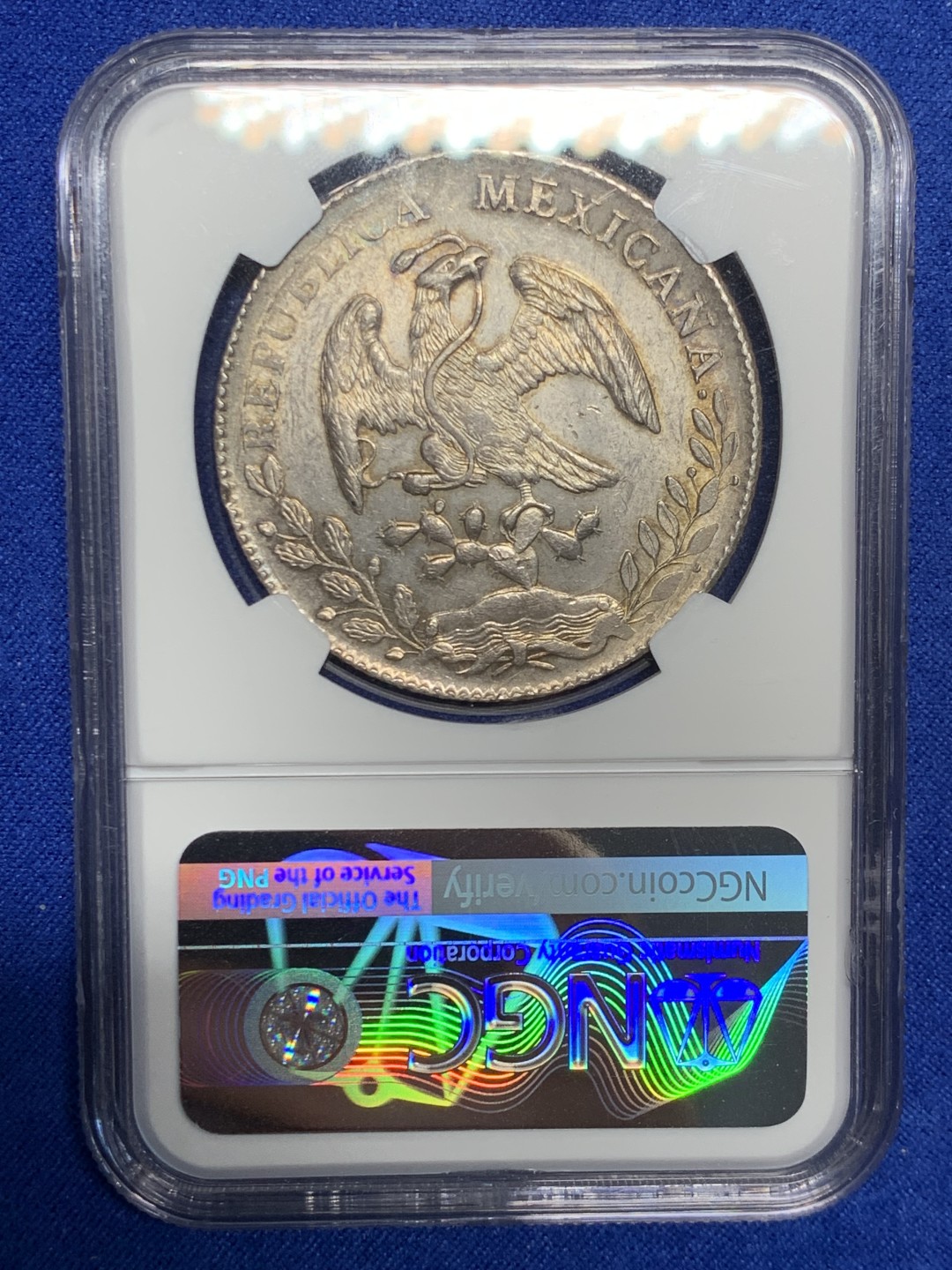 欢迎参加《竞宝斋》五一特拍-第161场-周日，周一 2场 NGC MS63 1896ZS FZ 墨西哥 鹰洋8里亚尔花边银币，五彩包浆