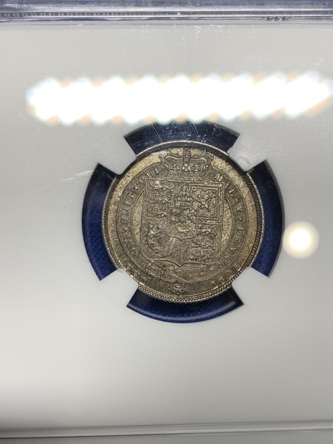 欢迎参加《竞宝斋》五一特拍-第161场-周日，周一 2场 NGC MS63 英国 1825年 乔四 6便士 银币 高品细节 深厚包浆 状态非常好