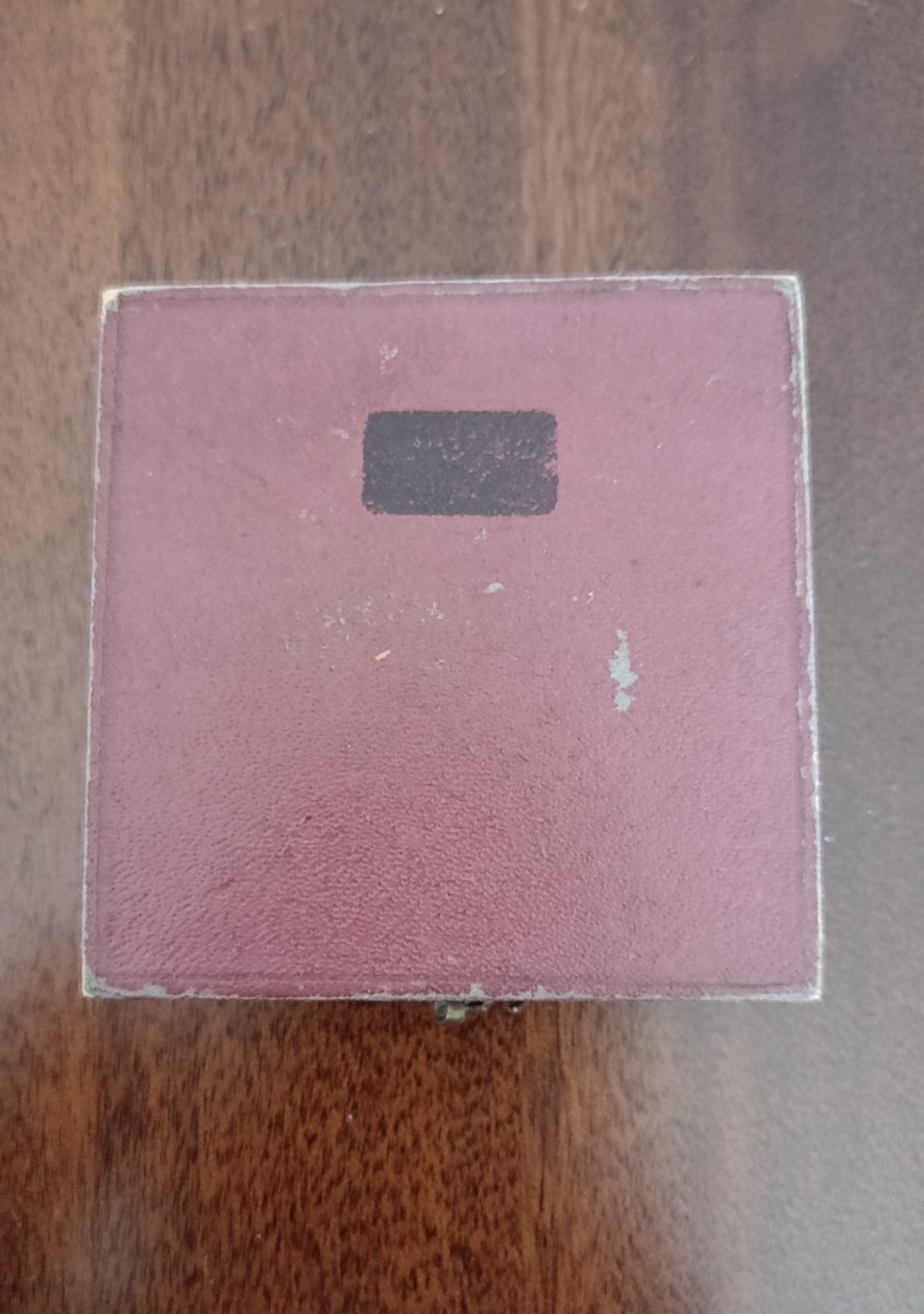 欧洲币章勋章首饰盒子专场十二期 木盒外径65mm，内径44mm