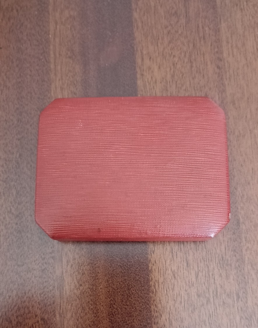 欧洲币章勋章首饰盒子专场十二期 铁盒80x62mm，内垫缺失，可自行改造