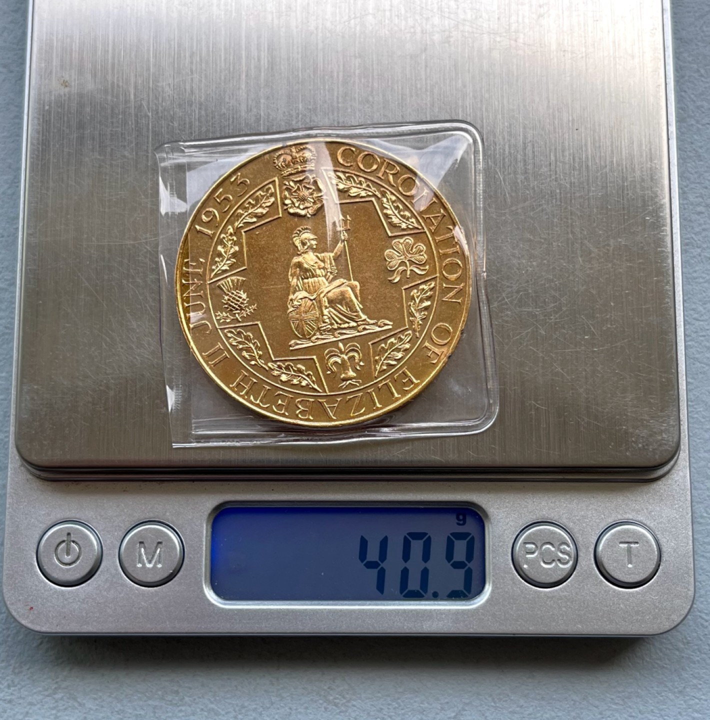 各位好友五一假期快乐。英国英属近现代币、银章等，彼得堡世界钱币勋章拍卖第49期
