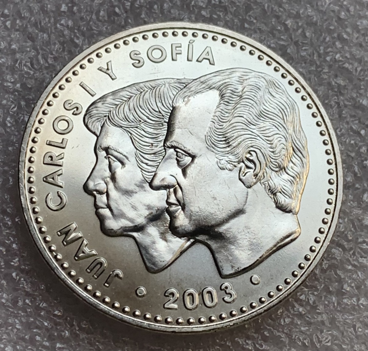 瓶子🏺第89期拍卖会 西班牙2001年 经典拿花女神2000比塞塔纪念银币