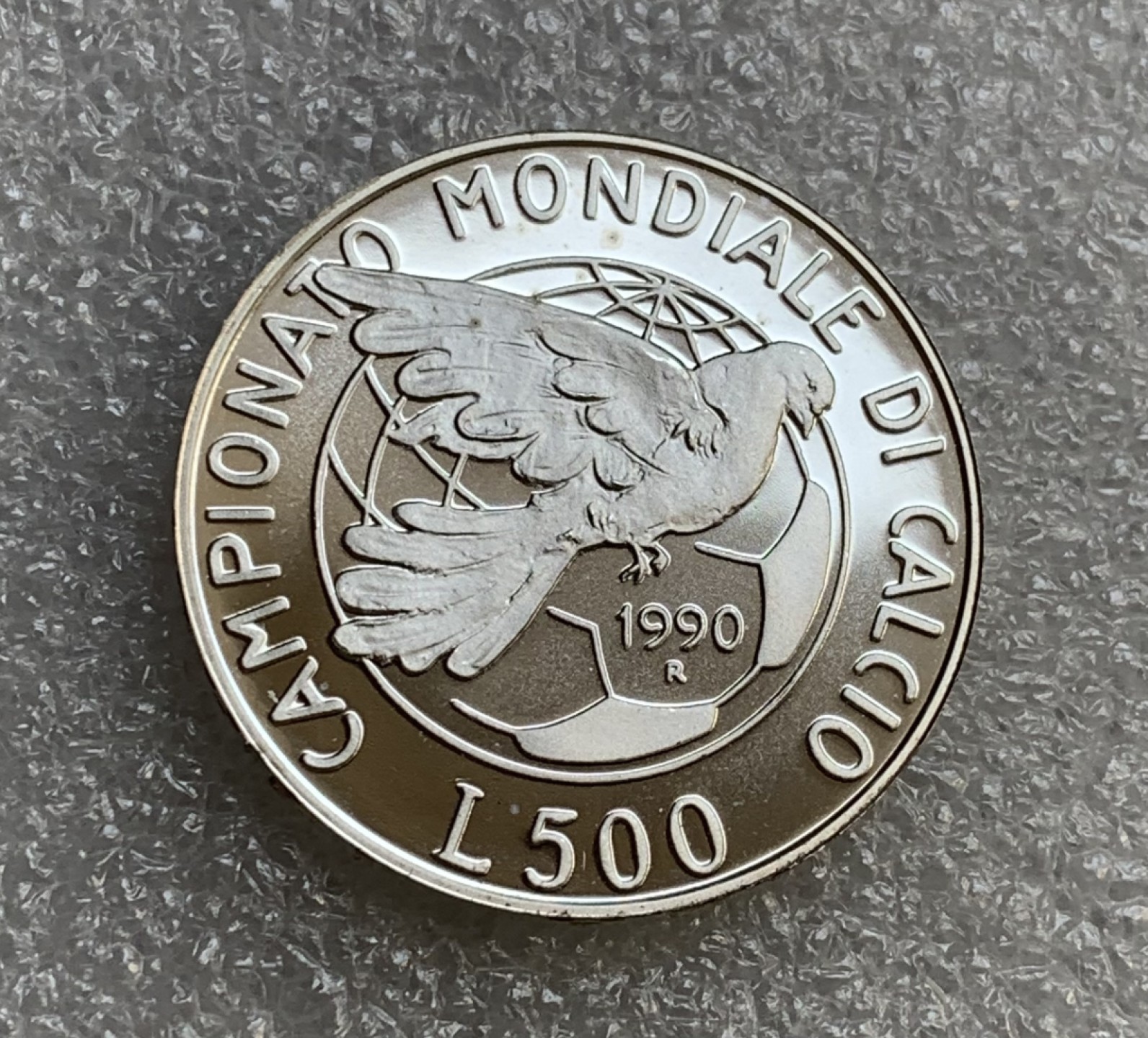 瓶子🏺第89期拍卖会 意大利1990年世界杯和平鸽女神500里拉精制银币