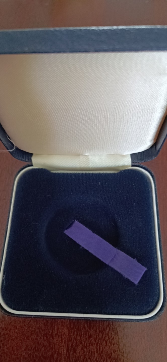 欧洲币章勋章首饰盒子专场十二期 铁盒外径75mm内径37mm，干净坚固