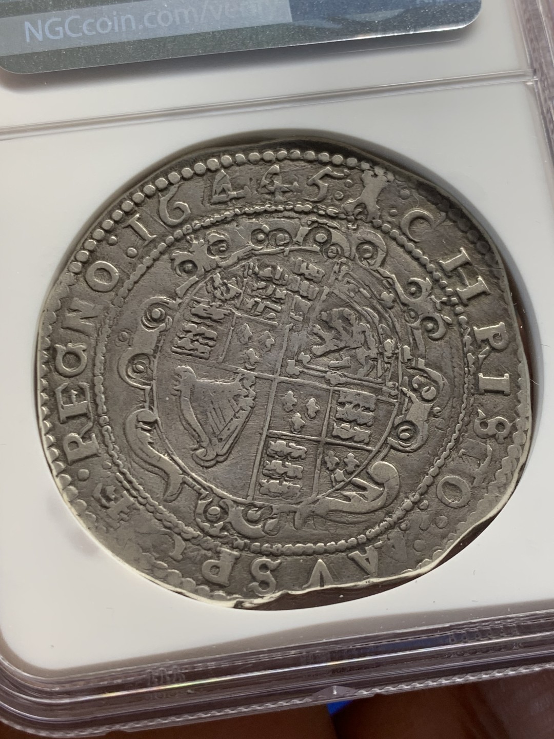 欢迎参加《竞宝斋》五一特拍-第161场-周日，周一 2场 NGC XF40 英国 查理一世 1645 克朗银币 早期打制币 任何品种和品相都是十分稀有的存在