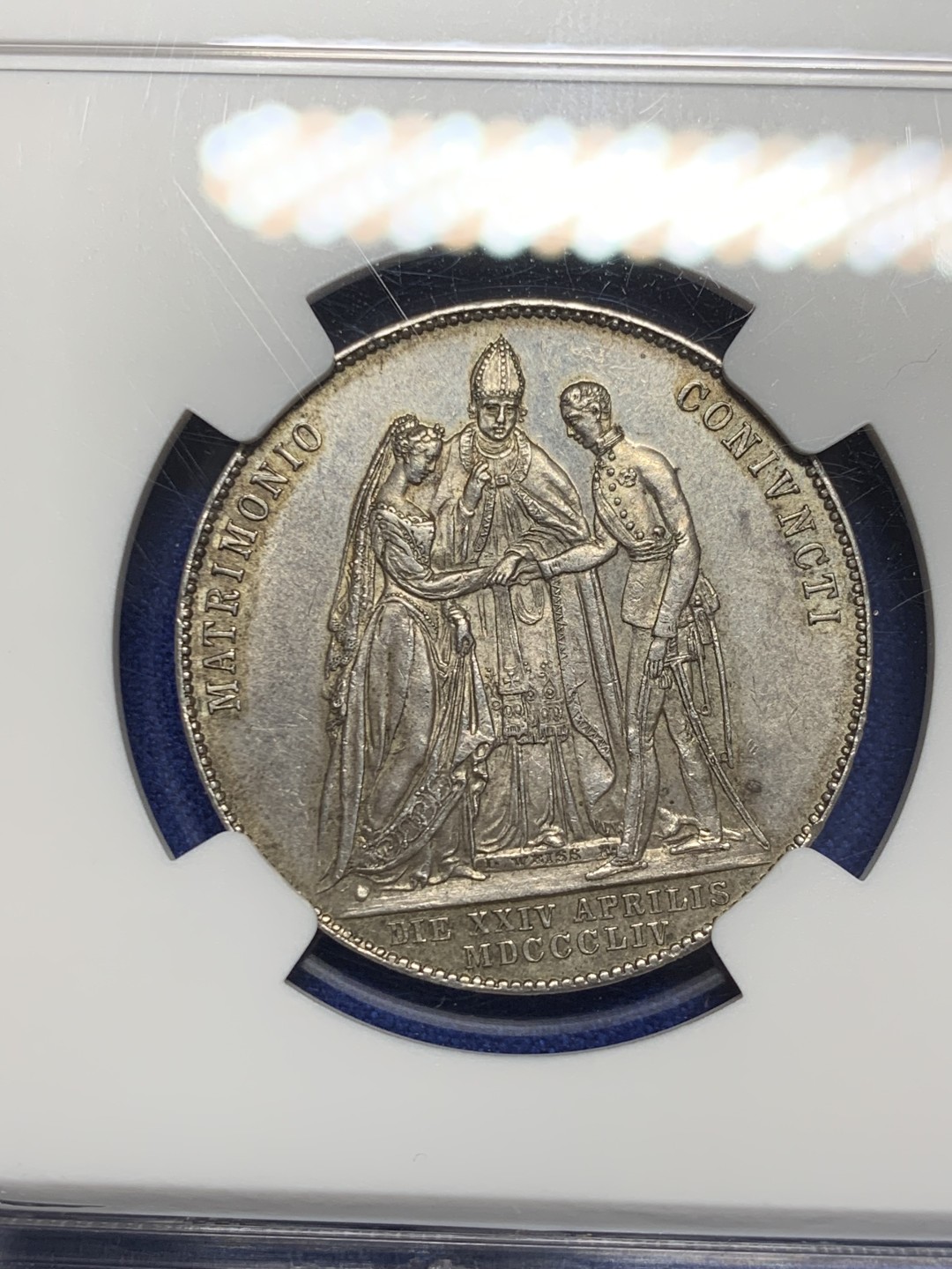 欢迎参加《竞宝斋》五一特拍-第161场-周日，周一 2场 NGC-MS62 奥匈帝国 奥地利 1854年 茜茜公主大婚 1盾银币