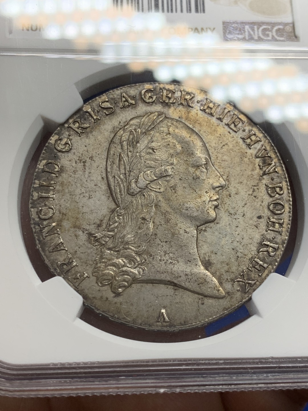 欢迎参加《竞宝斋》五一特拍-第161场-周日，周一 2场 NGC-AU58 奥属尼德兰1796-A弗朗茨二世三皇冠 1克朗泰勒 季军分 双面老五彩 包浆醇厚 对比稀奇一枚同版MS62毫不逊色 上海N严评