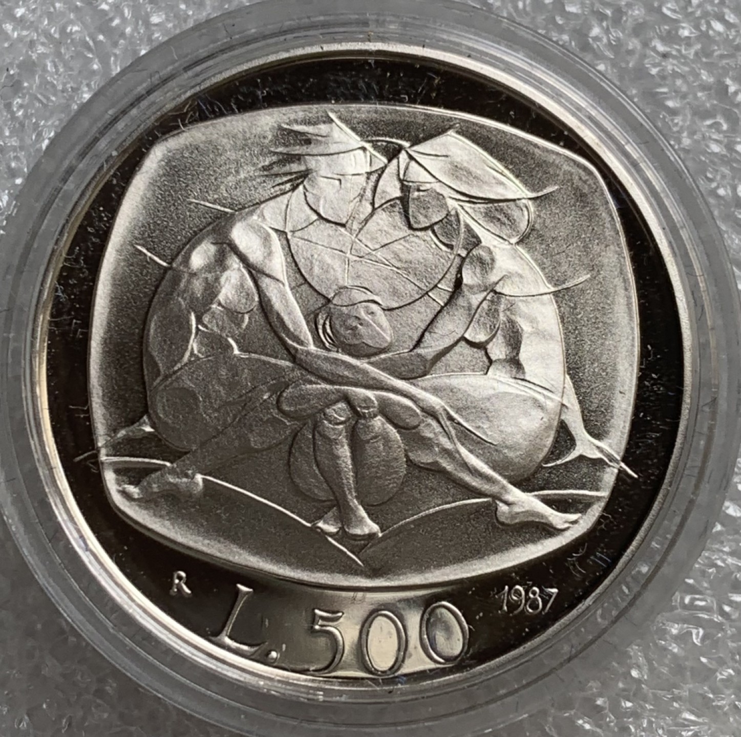 瓶子🏺第89期拍卖会 意大利1987年500里拉精制纪念银币 联合国国际家庭日 原盒