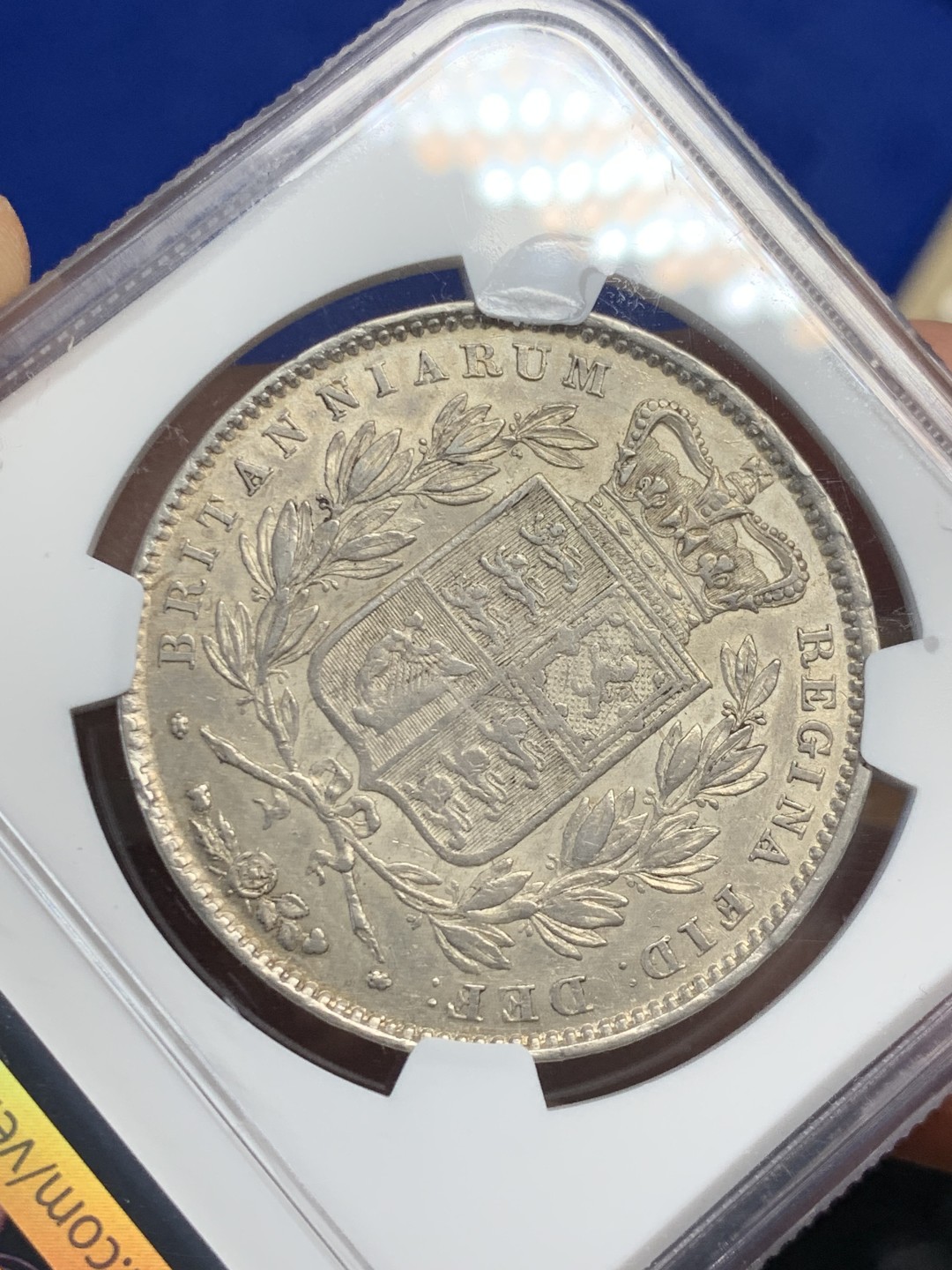 欢迎参加《竞宝斋》五一特拍-第161场-周日，周一 2场 NGC AU53 英国 1845 小维 盾徽版 克朗银币 梅花边 流通币 好品极少