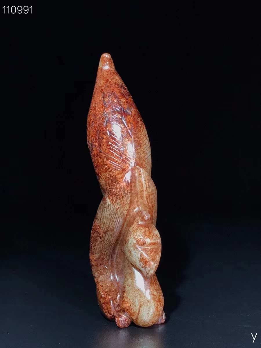 和田玉神鸟摆件，选料上乘，玉质圆润，造型独特，包浆浓厚，品相一流，沁色完美，