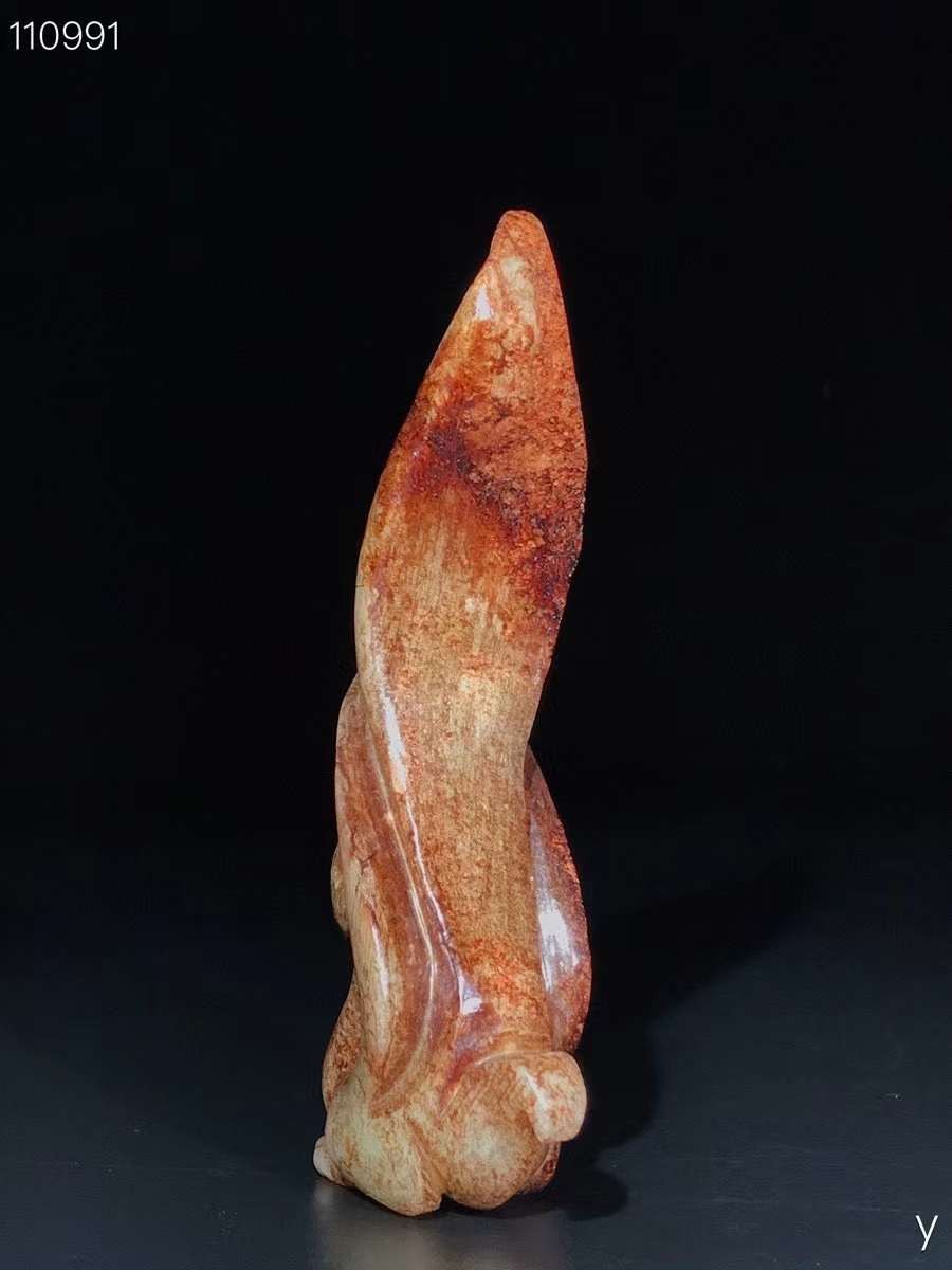 和田玉神鸟摆件，选料上乘，玉质圆润，造型独特，包浆浓厚，品相一流，沁色完美，