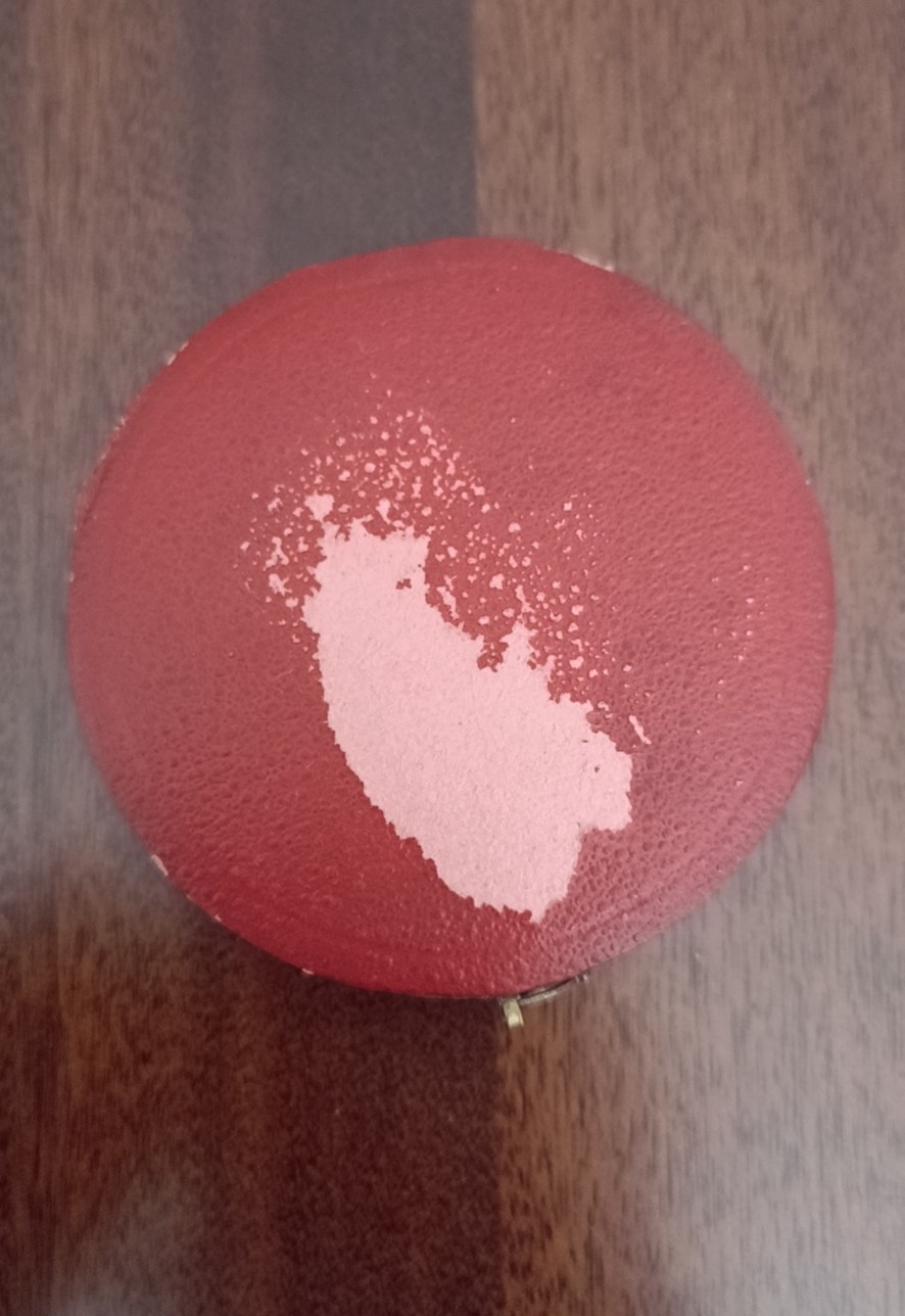 欧洲币章勋章首饰盒子专场十二期 木盒外径63mm，内径51mm，干燥有翘