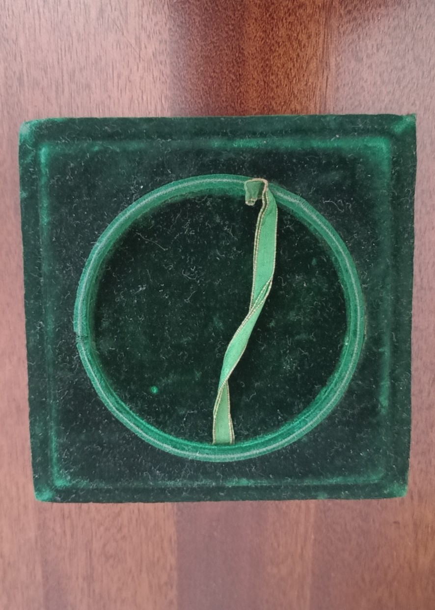 欧洲币章勋章首饰盒子专场十二期 展示架10cm，内径68mm，无外盒