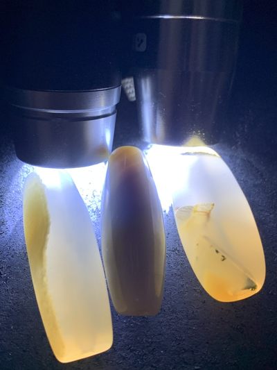 高玉化缠丝玛瑙天珠形通货桶珠3个， 高玉化缠丝玛瑙天珠形通货桶珠3个，