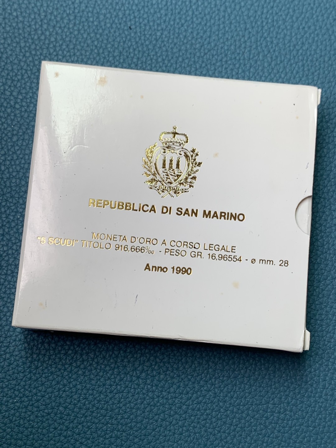 欢迎参加《竞宝斋》五一特拍-第161场-周日，周一 2场 圣马力诺1990年 纪念1740年建国PROOF金币  大金币 16.96克 917金 喜庆盒装 带证书 发行量6500枚