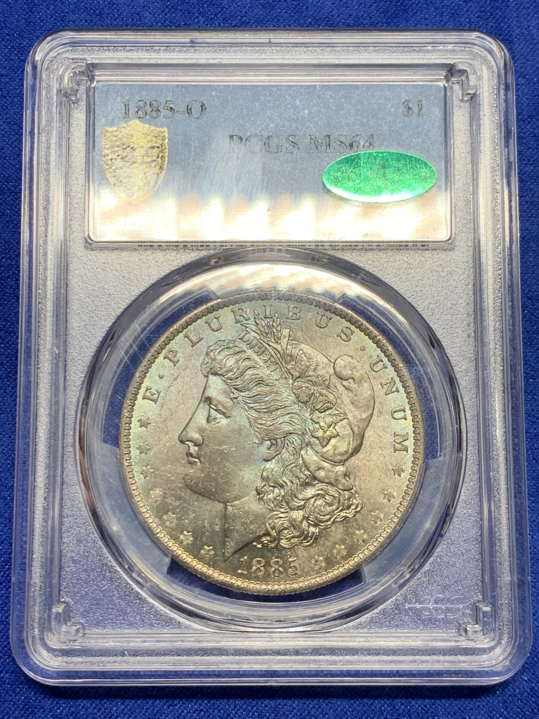 欢迎参加《竞宝斋》五一特拍-第161场-周日，周一 2场 PCGS MS64CAC 美国 1885年 摩根 女神面绿满彩 色系纯正 下方带月牙金  鹰面带光 底板好 盒子背面边小磕
