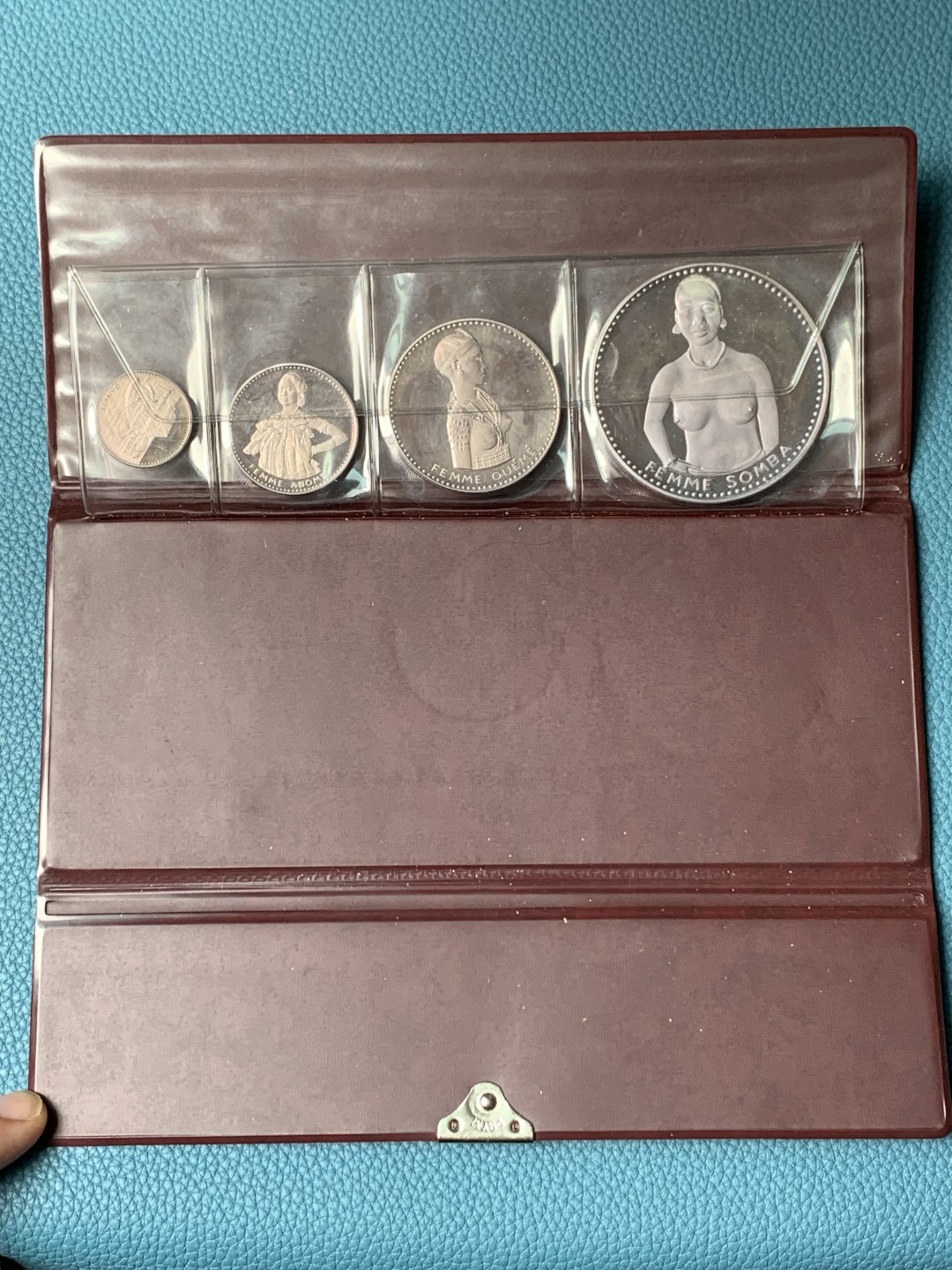 欢迎参加《竞宝斋》五一特拍-第161场-周日，周一 2场 达荷美 1971年（大钱包-奶妈）精制 全银 套币