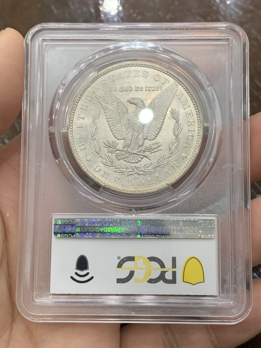 欢迎参加《竞宝斋》五一特拍-第161场-周日，周一 2场 PCGS-MS64 美国 1883年 卡森厂 一美元 摩根币 少见卡森厂，五彩包浆 ，鹰面转光 摩根党必备