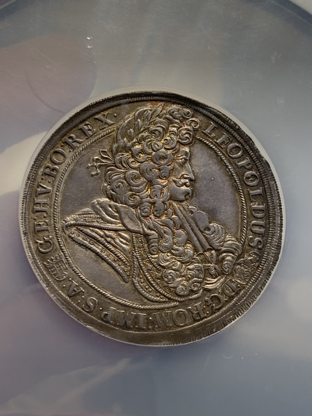 欢迎参加《竞宝斋》五一特拍-第161场-周日，周一 2场 NGC-AU58 神圣罗马帝国 匈牙利1698年利奥波德一世1泰勒 大银币 大盒 封装