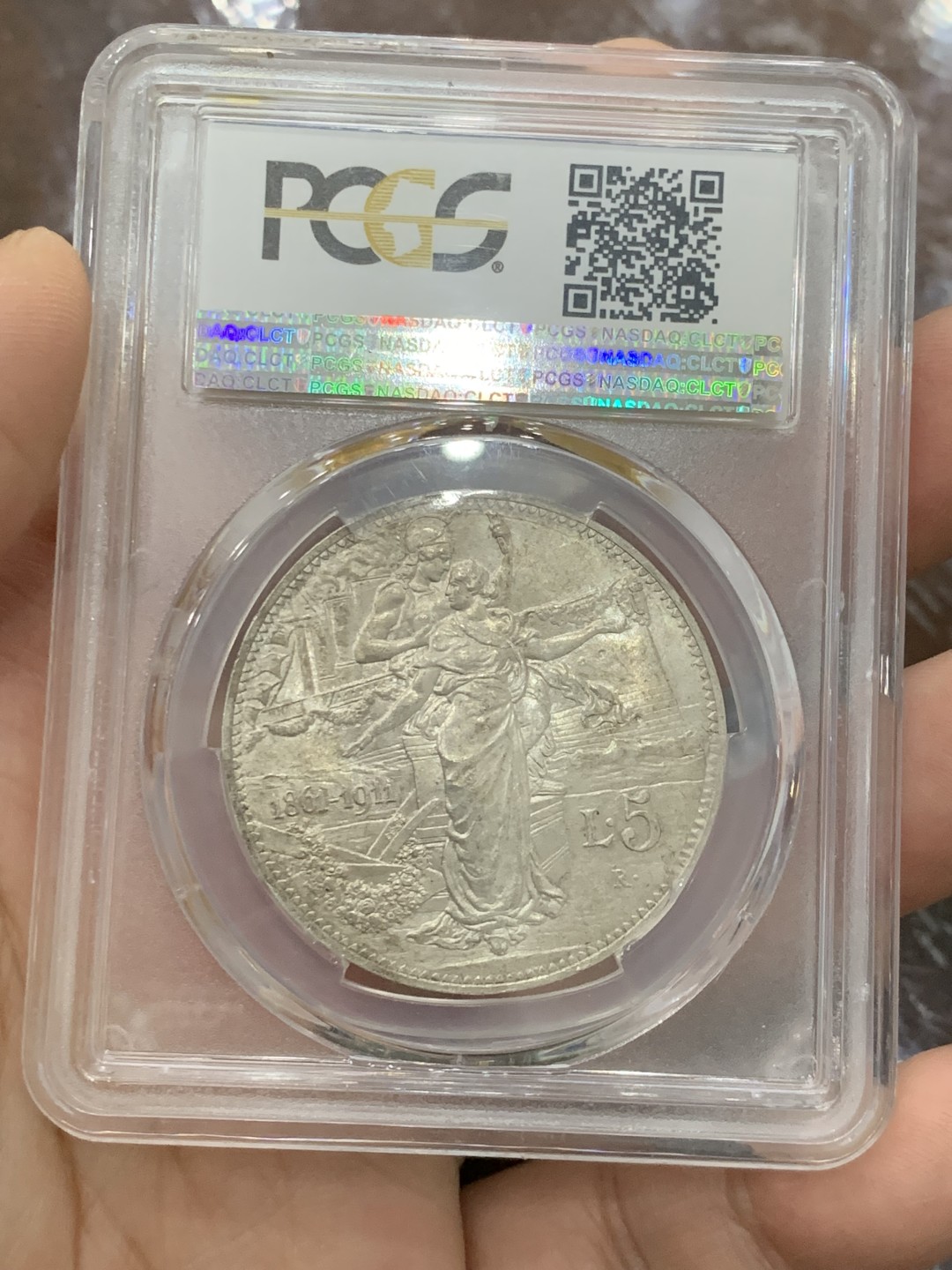 欢迎参加《竞宝斋》五一特拍-第161场-周日，周一 2场 PCGS MS63 1911R 意大利 建国50周年托奶5里拉大银币，名誉品，非常漂亮 盒子角小磕