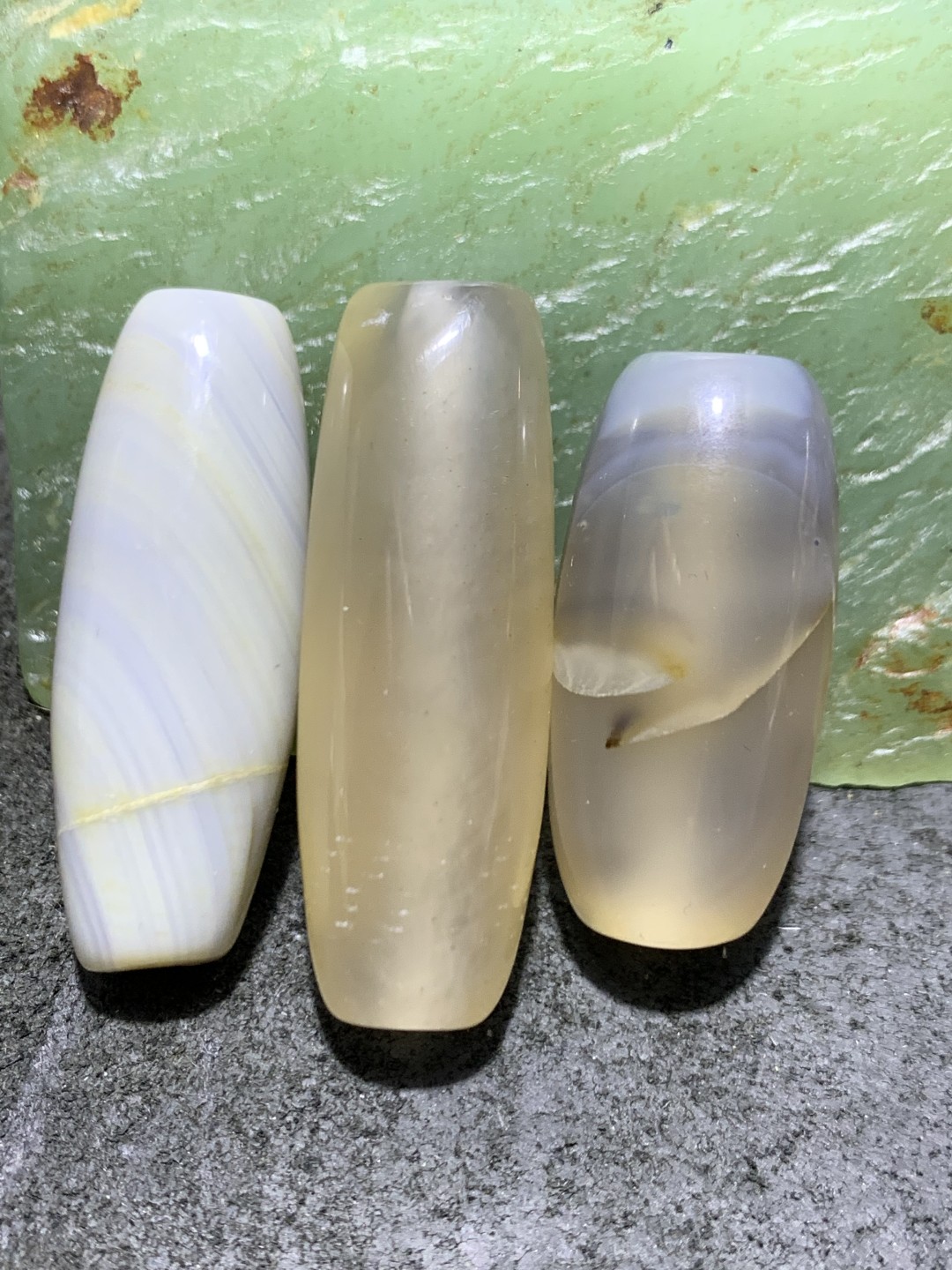 高玉化缠丝玛瑙天珠形通货桶珠3个，