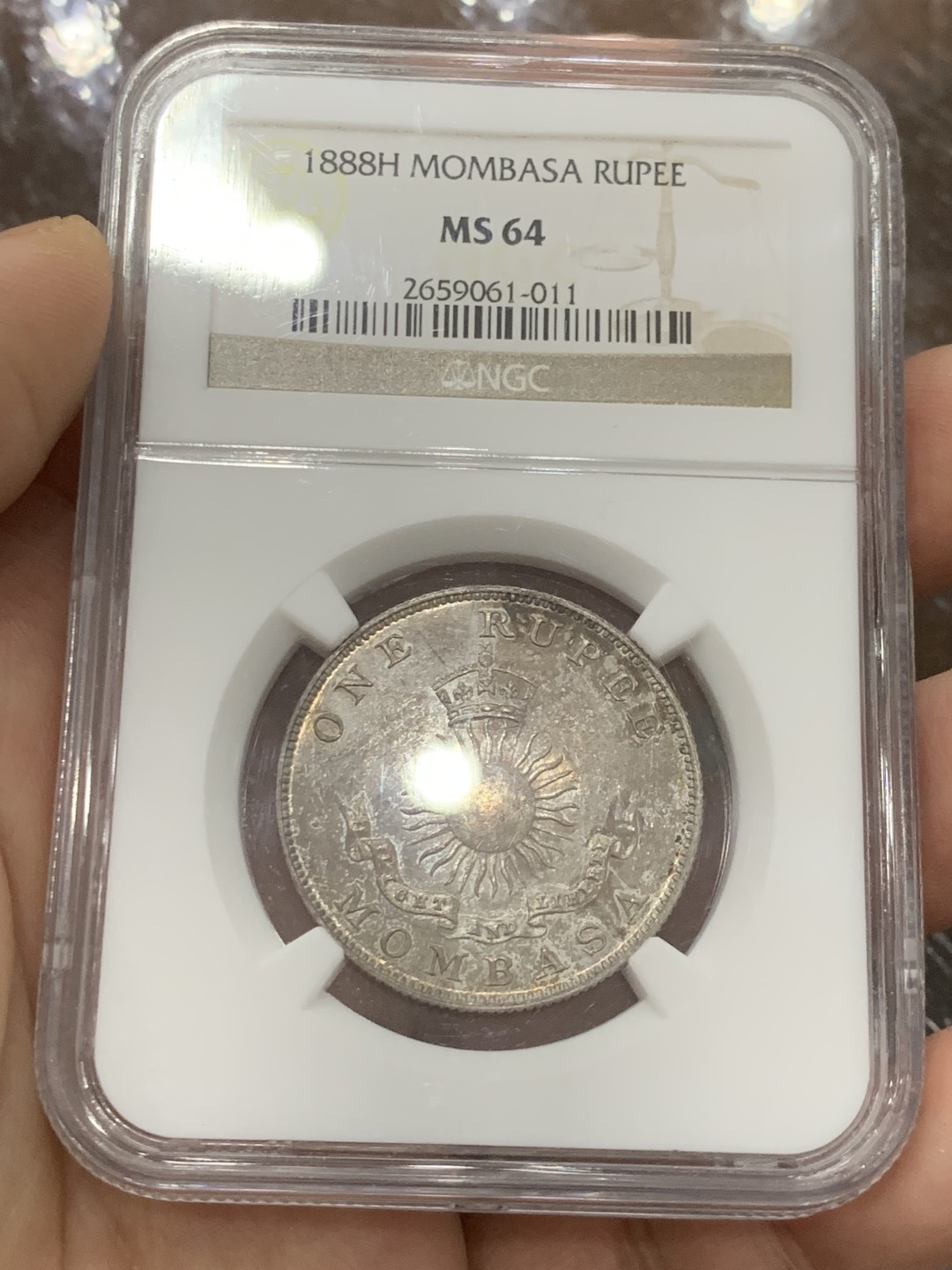 欢迎参加《竞宝斋》五一特拍-第161场-周日，周一 2场 亚军分 NGC MS64 1888 蒙巴萨一卢比 仅有一枚更高分，由大不列颠东非公司发行给东非的殖民贸易钱币